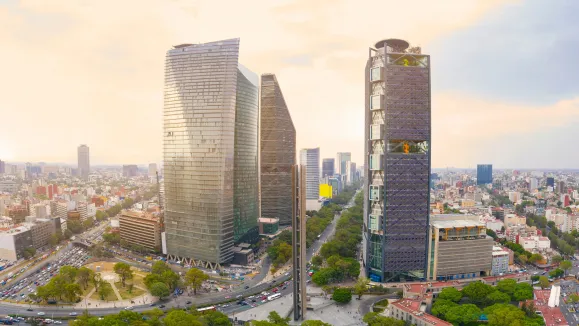 México gana protagonismo regional mientras mejora su entorno de negocios